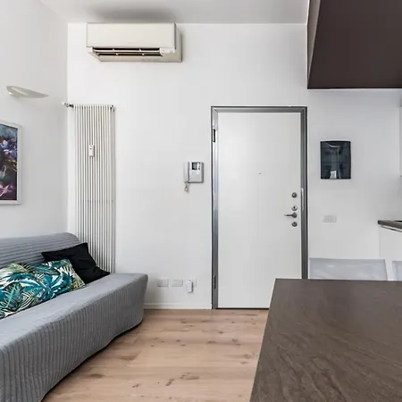 Amazing Flat In Duomo By Easylife Daire Milano